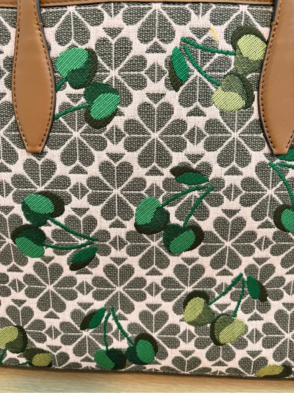 Kate Spade Cherry Spade Travel Tote & Pouch Set NWOT - Picture 3 of 9